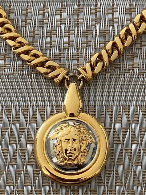 versace medusa kette fake|is Versace genuine.